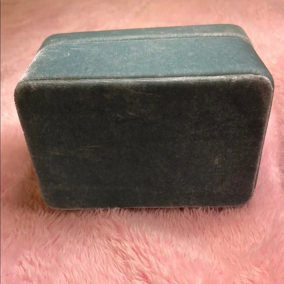 Miu Miu Velvet Jewelry Box - Picture 3 of 6